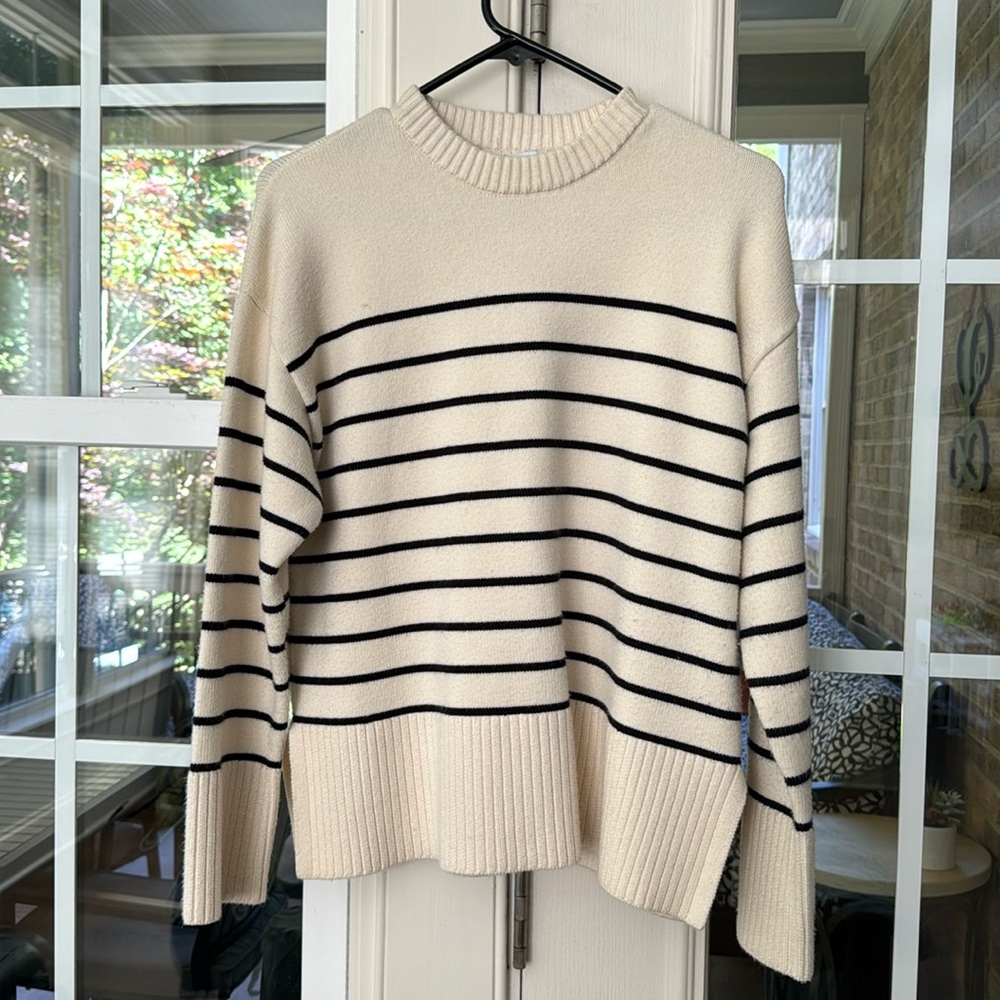 Zara Striped Sweater XS (oversized and fits an S and M perfectly too)